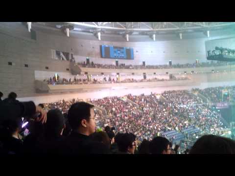 20120210 225321 張學友演唱會散場
