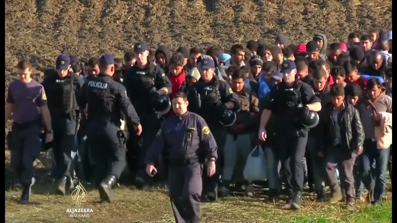 انتهاك القانون الدولي: معاملة المهاجرين واللاجئين
