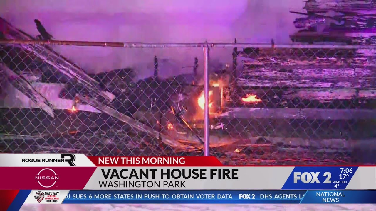 Overnight fire destroys vacant house in Washington Park - YouTube