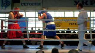 Капитоненко - Пояцика финал чемпионата Украины бокс 2011