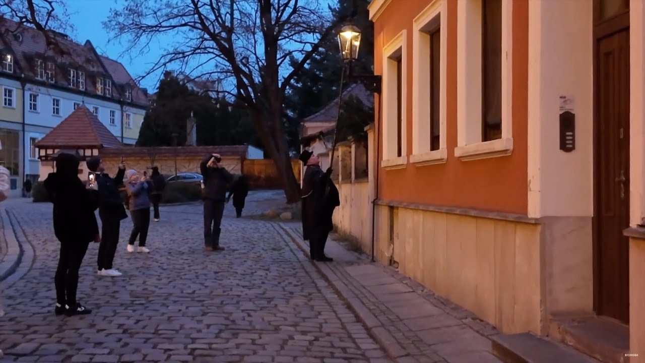 Wrocławski latarnik będzie zapalał lampy przez kolejny rok