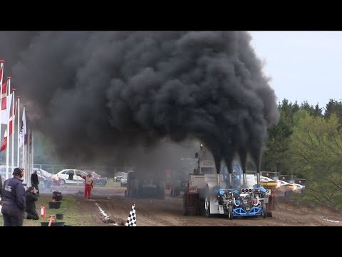 Mind-Blowing Pulling Tractor Startup, Huge Smokes \u0026 Fire up