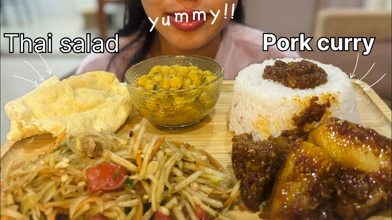 Eating pork curry with somtam salad |MUKBANG|