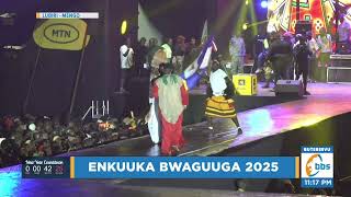 Download Lagu Jjaja Bamweyana alinnye ku siteegi mu Nkuuka abantu ne bagwa ebigwo MP3