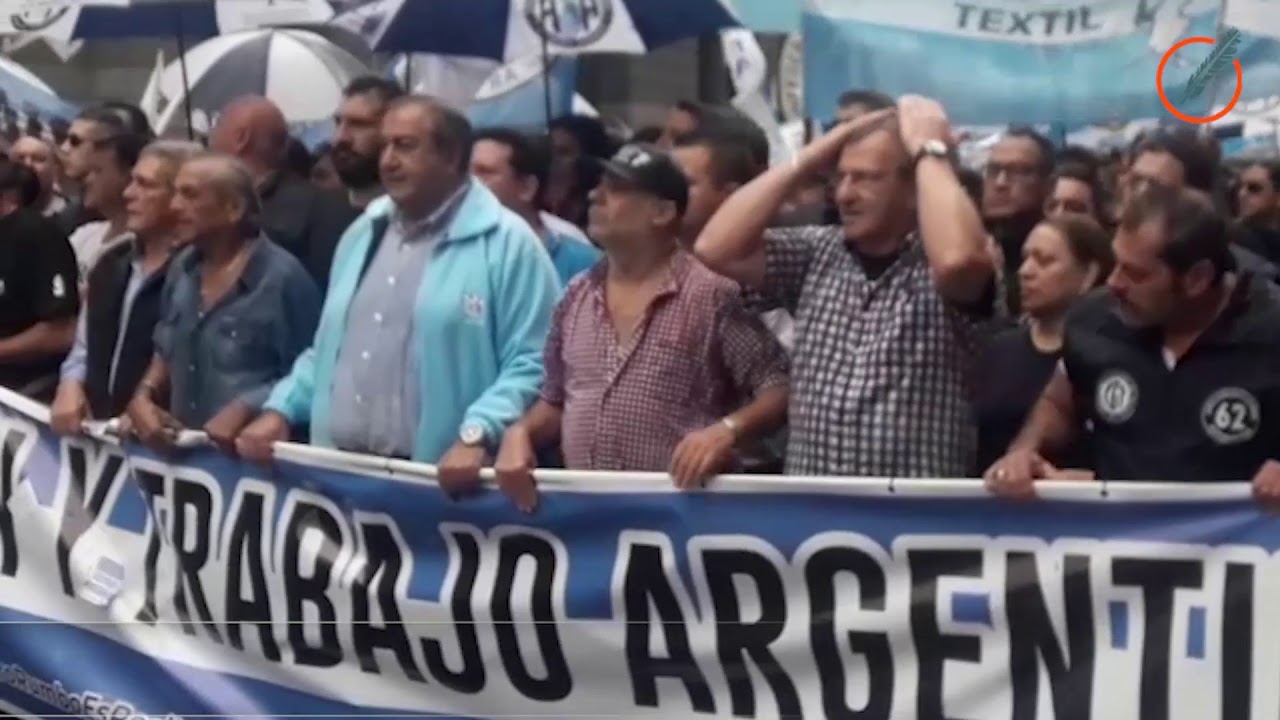 Marchan contra el tarifazo y el ajuste - YouTube