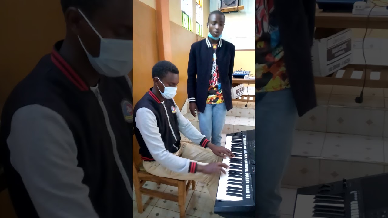 Alfajiri ya kupendeza by st Paul Nairobi University choir