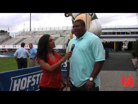 Ultimate Athlete Magazine's Taylor Walker interviews Stephen Bowen at the 2009 Empire Challenge.