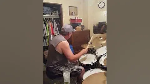 How to play drums by Tracy  Norrell