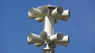 Sentry 15V2T | Full Alert | West Elkton, OH | 3/2/22
**Originally Recorded on March 5, 2022**
Back in March 2022, I went to this Sentry 15V2T located at the West Elkton Fire Station in Gratis Township for a First Wednesday test. This was the first test of the year for Preble County, and this Sentry did not disappoint. I am not 100% sure where the 2001 is you hear at the start of the video, I believe it is in Butler County.
In addition to this 15V2T, Gratis Twp also has a 16V1T-B located at a church along State Route 122, a 3V8 at Preble-Shawnee High School, and a 2001-130 in the village of Gratis, which recently (as of 2024) indirectly replaced a low-mounted Model 7 that is mounted behind the Public Library. Was confronted by some local officials following the test, so I would use caution if you think about coming here and parking at the fire station.
Enjoy!
Preble County used to test seasonally, but as of November 2024 they have begun testing year-round, on the First Wednesday of the month at noon.
Camera(s) Used: Panasonic HC-V380 (video), Canon Vixia HF-R700 (audio)
© Copyright 2022-2025 by firefreak57 studios. Do not copy any content on this channel without permission. All rights reserved. Sentry 15V2T | Full Alert | West Elkton, OH | 3/2/22
