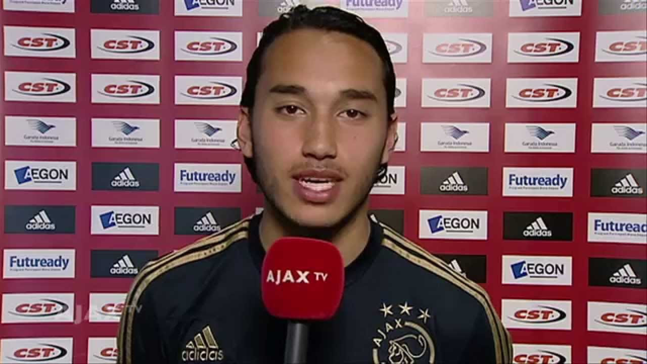 Mengenal Ezra Walian Pemain Muda Ajax Berdarah Manado