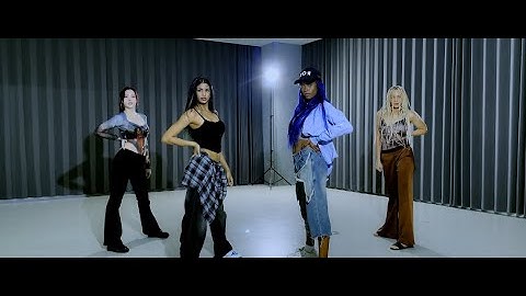 BLACKSWAN-Roll up Dance Mirrored