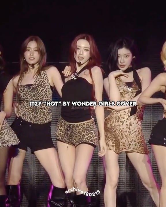 This might be my fav cover ever #itzy #midzy #chaeryeong #yuna #ryujin #yeji #lia