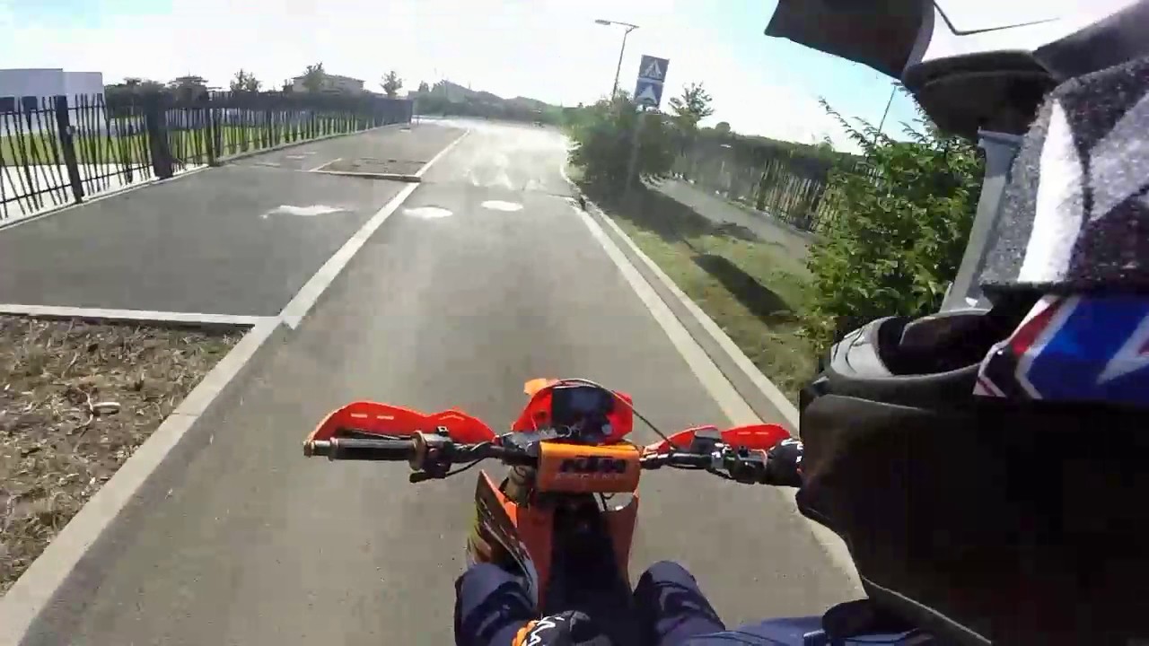 d-fi-supermot-1-faire-un-salto-arri-re-de-ma-moto-youtube