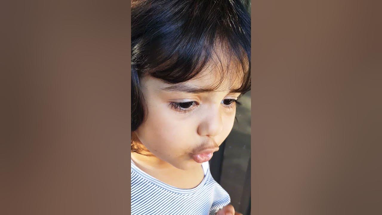 Little baby scared of spider | Små barn rädd för spindel - YouTube