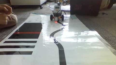A Video of robot following black line. (NXT MINDSTORMS)
