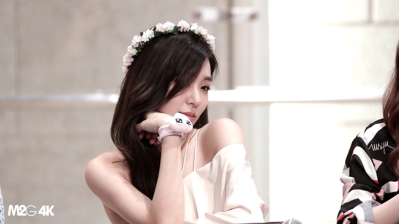 [직캠] 170811 롯데월드몰 Holiday 팬사인회 - 소녀시대 티파니 ( 끝인사 ) 4K