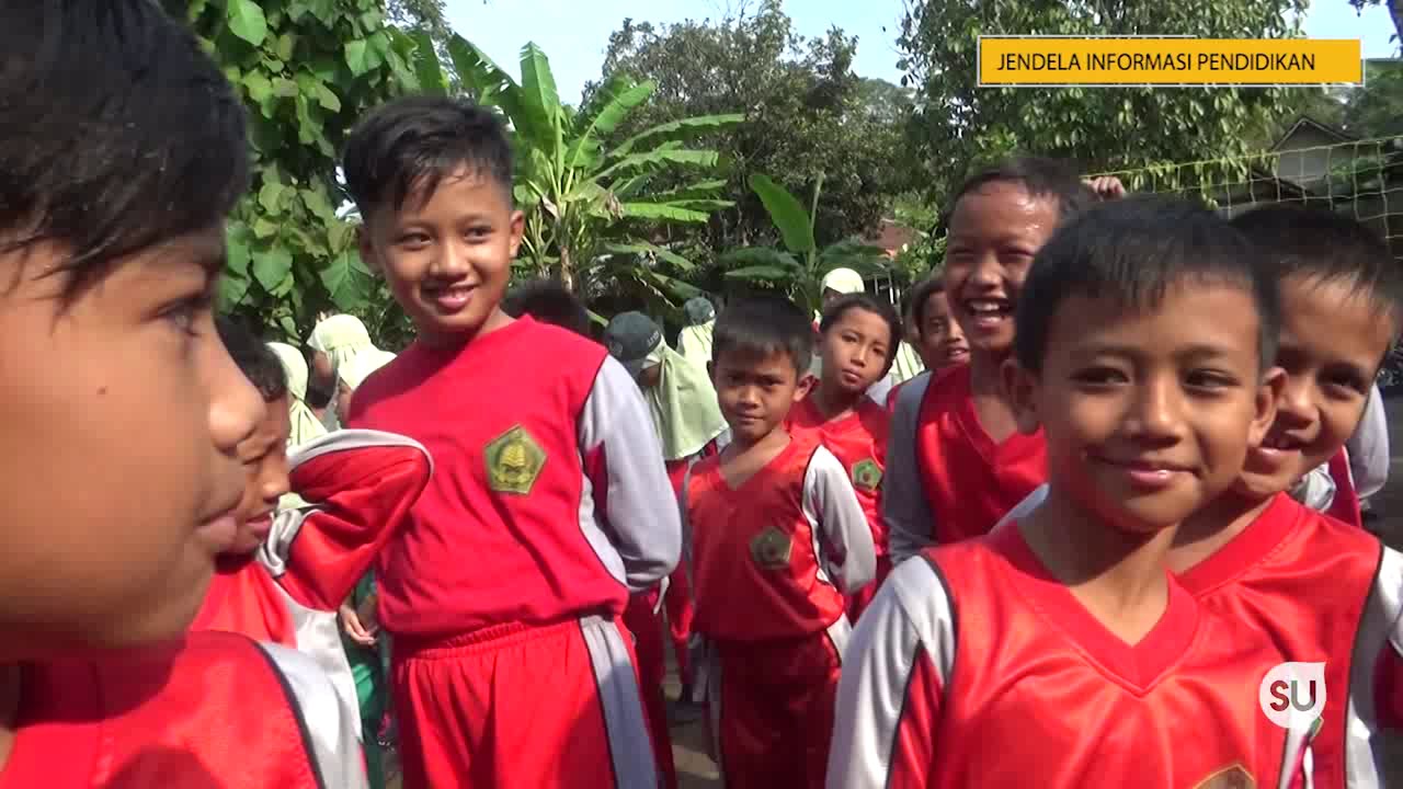 ASIKNYA BELAJAR MEMBATIK DI MIN 4 BLITAR