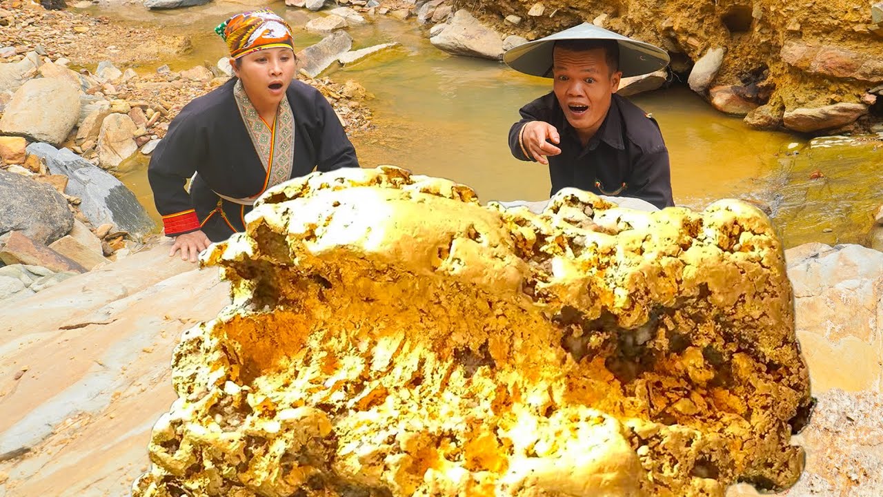 Dawrf Family dig for Gold in a Natural Canyon and Unexpectedly Find Rare Treasures