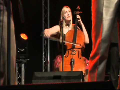 Shrewsbury Folk Festival 2010 Bellowhead - New York Girls Bellowhead played the main stage of the Shrewsbury Folk Festival on Monday 30th August, this footage is from the feed that was sent to the screens in the main stage and also webcast as a live event. neil@shrewsburyfolkfestival.co.uk www.shrewsburyfolkfestival.co.uk