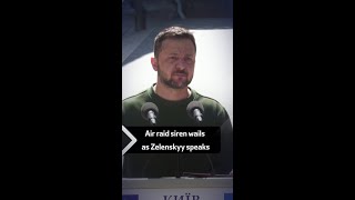 Air raid siren wails as Zelenskyy speaks