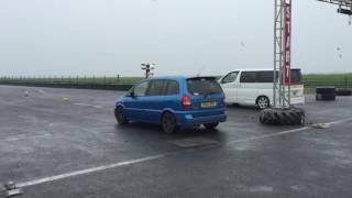 : Nissan Elgrand Vs Vauxhall Zafira GSi