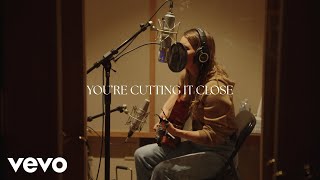 Caroline Jones - Cutting It Close Lyric Video
