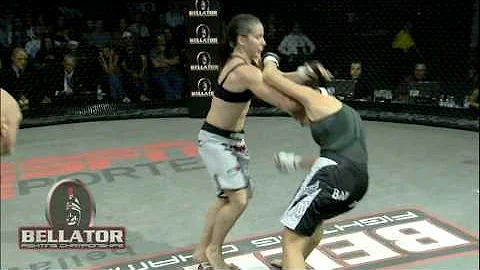 Bellator MMA Highlight: Stefanie Guimaraes Knocks ...