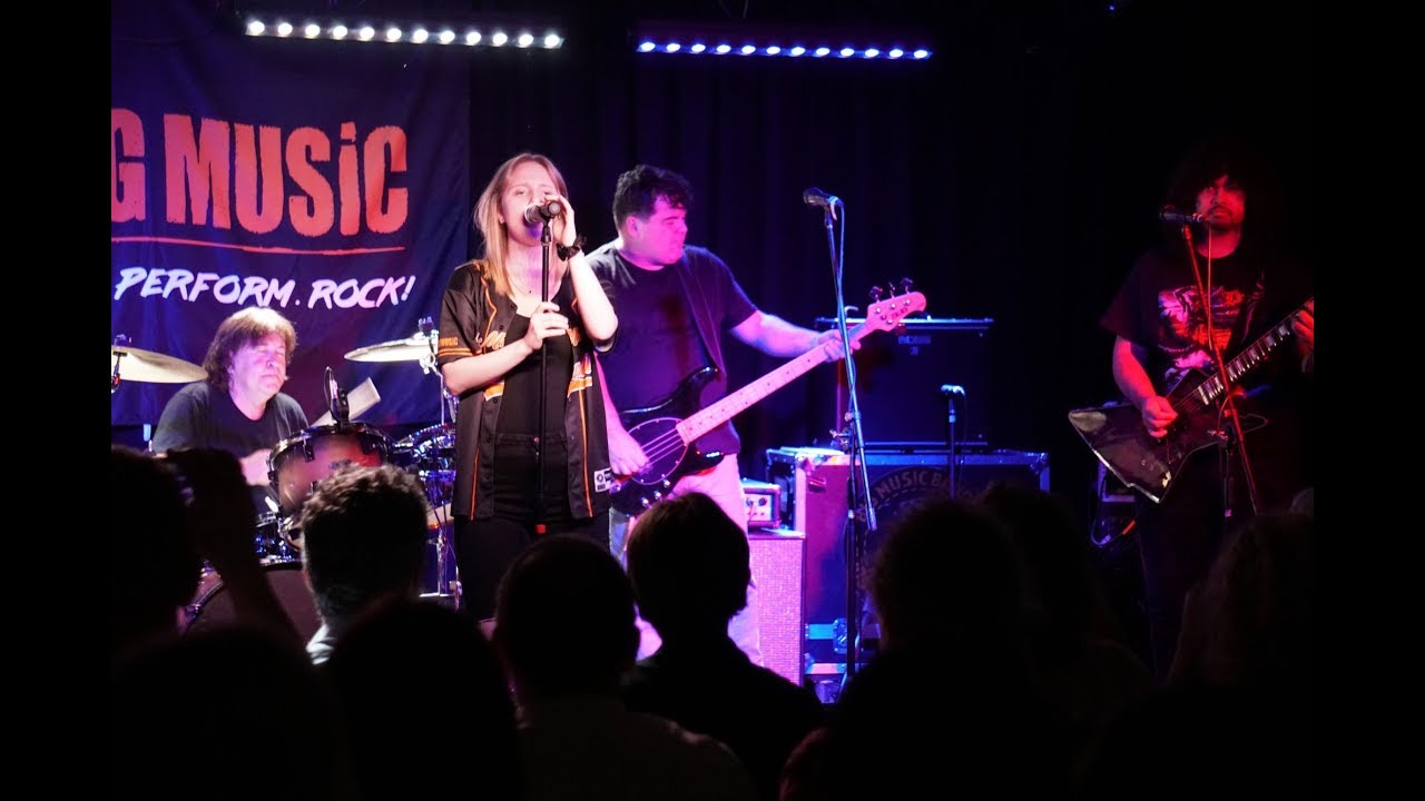 Who Made Who - An evening with Simon Wright (AC/DC, Dio) - YouTube