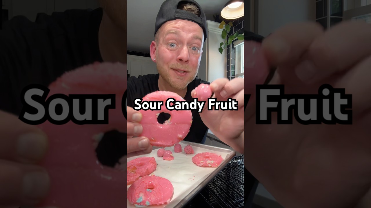 Кислые ананасы и кислый виноград в карамели 