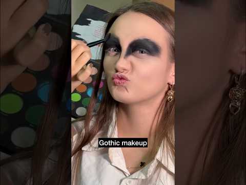 بچه ها این سبک میکاپ کلا دارک هستش ایشالا ویدیوهاش آماده شه میزارم واستون میکاپ ترند