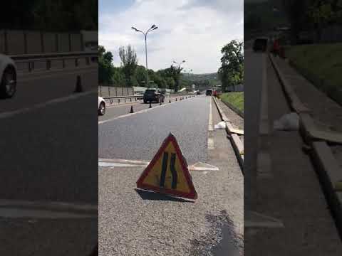 Кто и зачем "красит" асфальт в Алматы объяснили в акимате