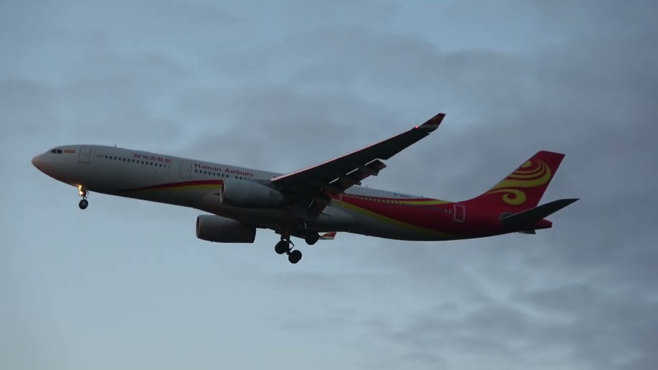 Hainan Airlines / A330 - 300 / Reg. B - 1021 / Peking - BER / Flnr. HU489 / Flz. 9:42h / 06.04.2025