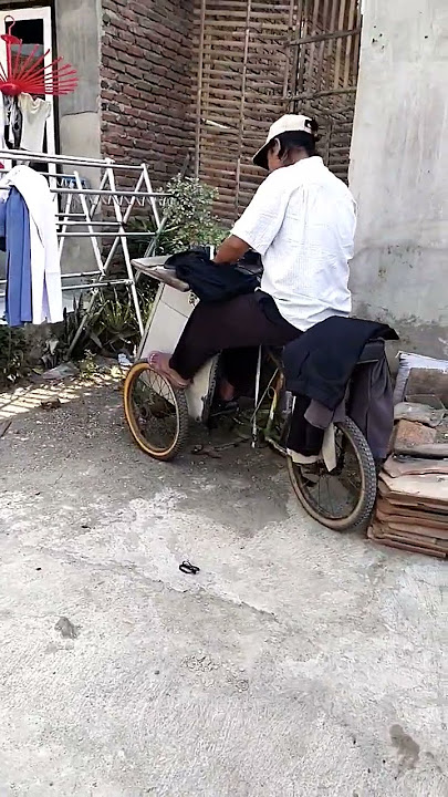 Penjahit keliling ini sudah sangat jarang ditemui #penjahit #keliling #shorts #fyp