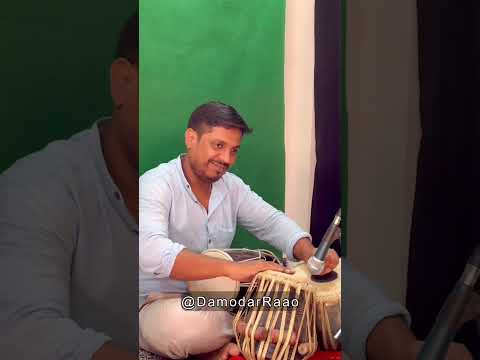 घर पे संगीत कक्षा में संगीत का अभ्यास करते हुए भजन गायक दामोदर राव के साथ में उनके सुपुत्र सोनू राव
