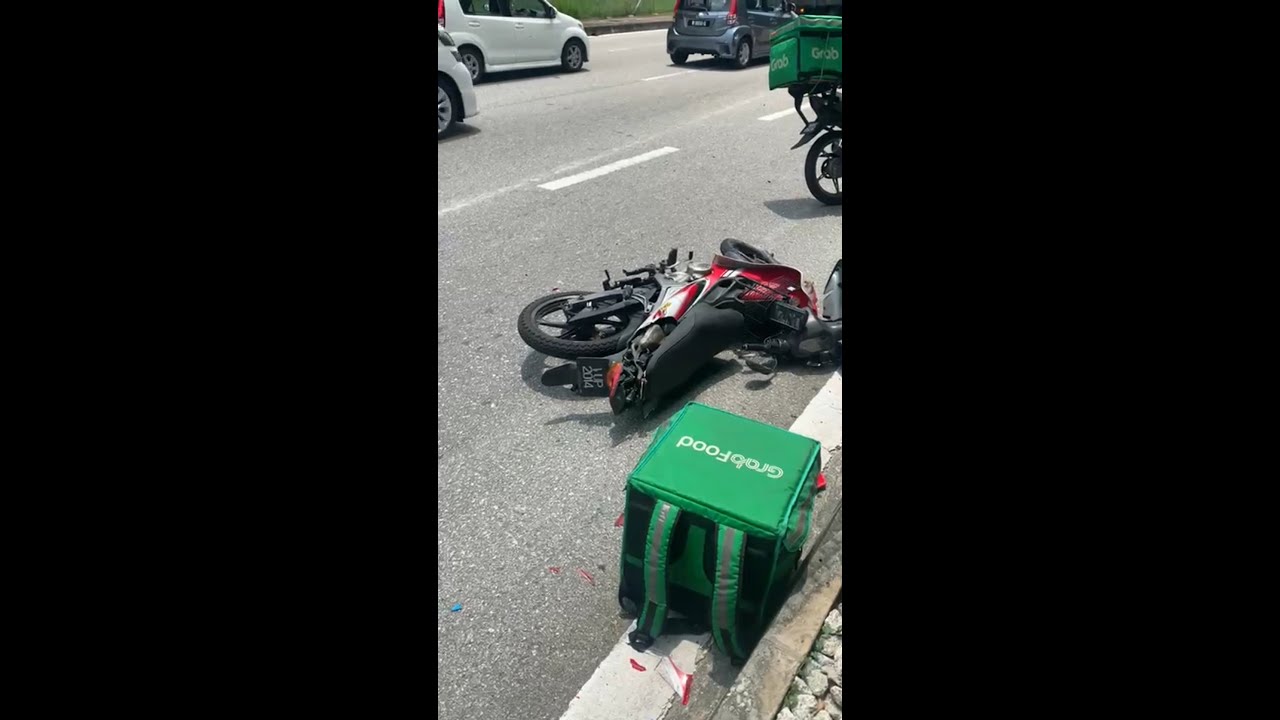 Rider Grab Food Dilanggar Lori Terbabas Di Puchong Ada Video