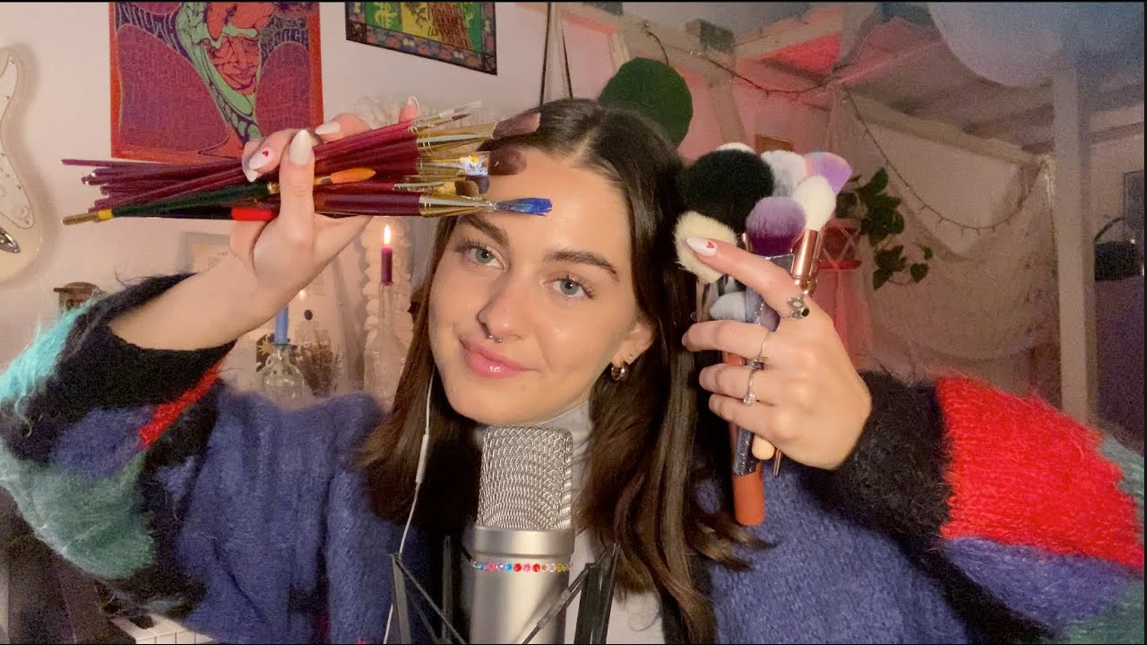 ASMR mic and face brushing (makeup & paint brushes including crunchy sounds,...) I 15K SPECIAL 🎉