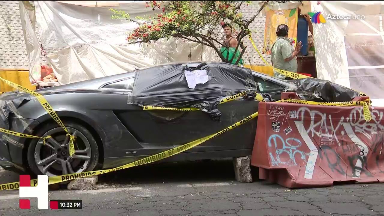 Chocan Lamborghini en la CDMX y la abandonan - YouTube