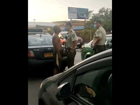 Venezolano malandrea a carabinero de chile y le ofrece caerse a golpes porque no le tiene miedo