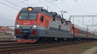 ЭП1М-754 с пассажирским поездом Кисловодск-Санкт-Петербург отправляется со ст.Мин-Воды и прив.