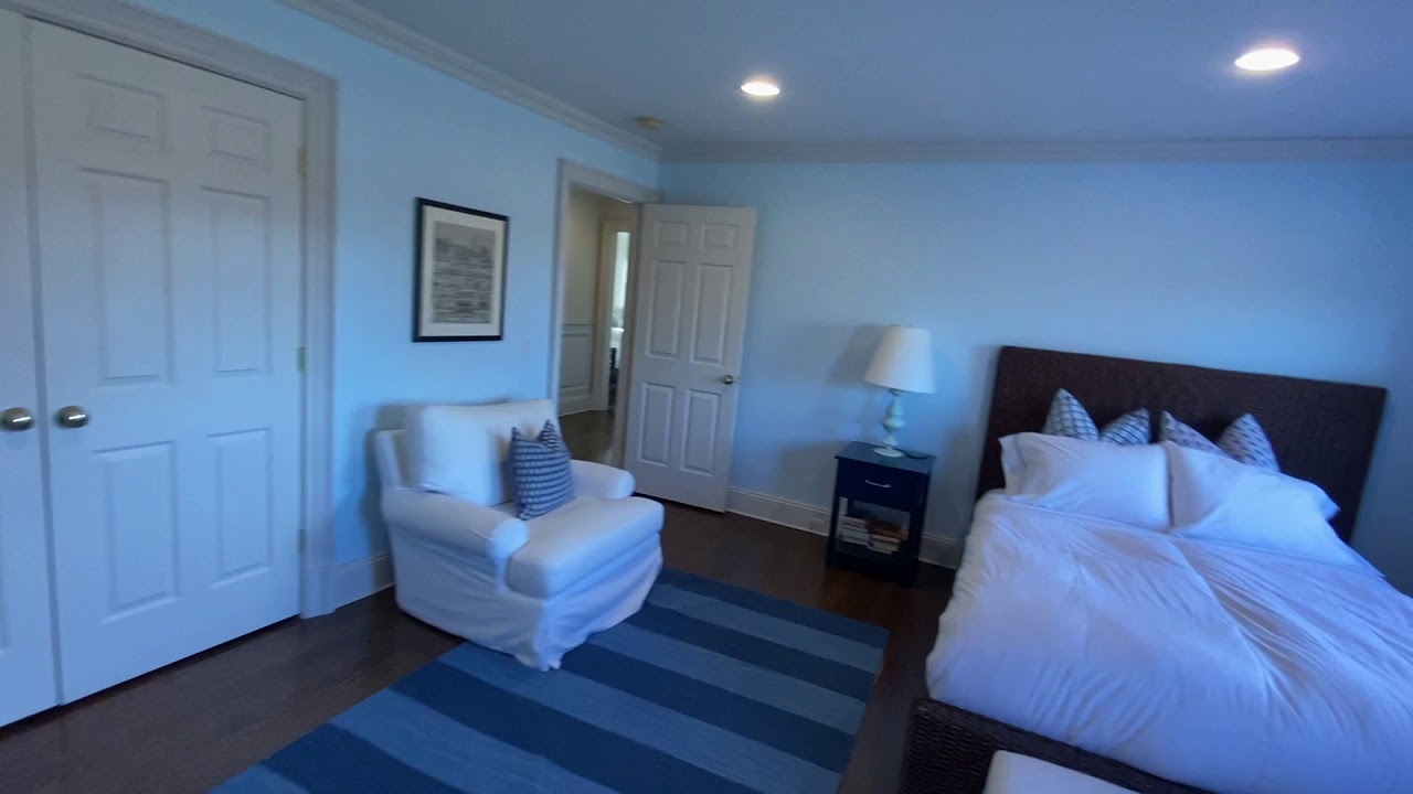 19 W Pond Dr, Bridgehampton, NY 11932