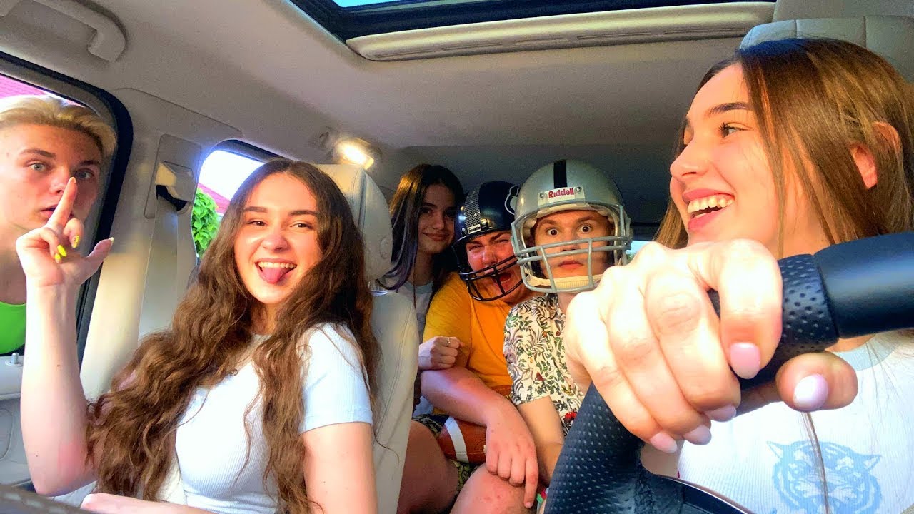 Cheerleaders linksminasi su kitais berniukais! Vasaros atostogos įsibėgėjo!