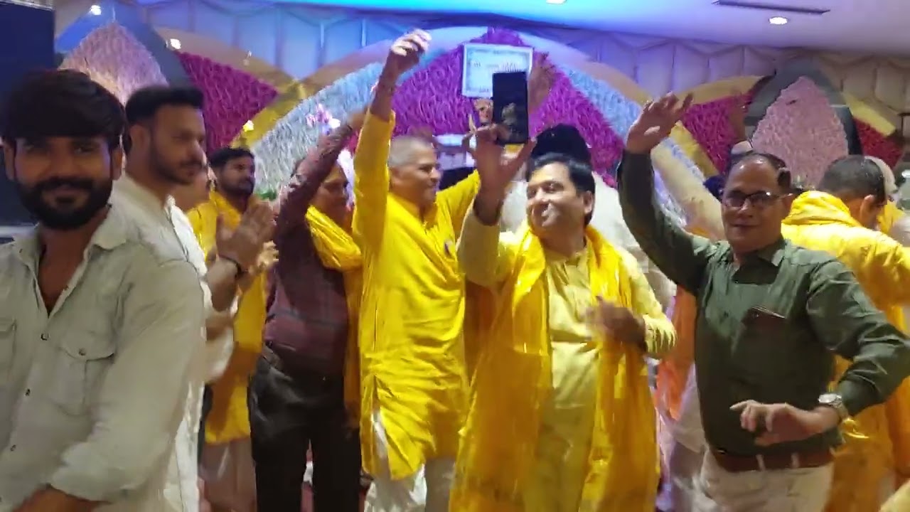 नच लेन दे री मेनू नच लेन दे #nandkishorji #bhajansandhya #barasana #vrindavan #bhaktirasrang #bhajan