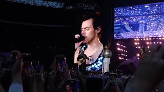 harry styles love on tour wembley 19th june 2021footage screenshot 5