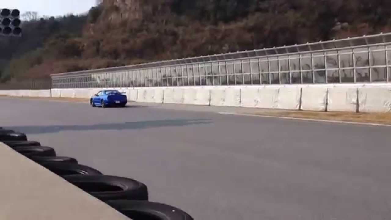 BNR34 スカイライン GT-R 直線加速のマフラー音
