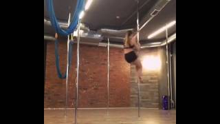 Allegra - Pole dance, pole tricks