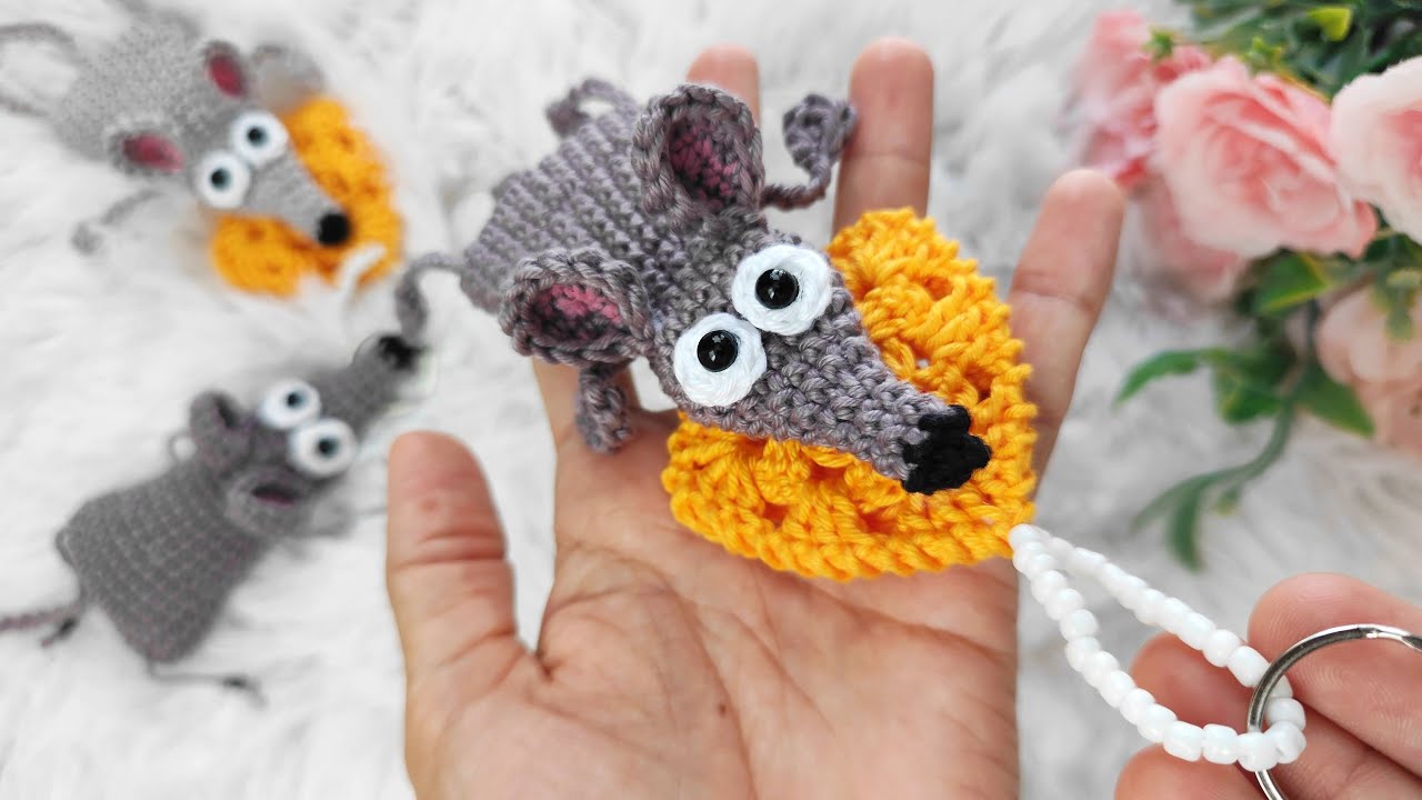как связать брелок-мышку Реми Рататуй крючком (с субтитрами)