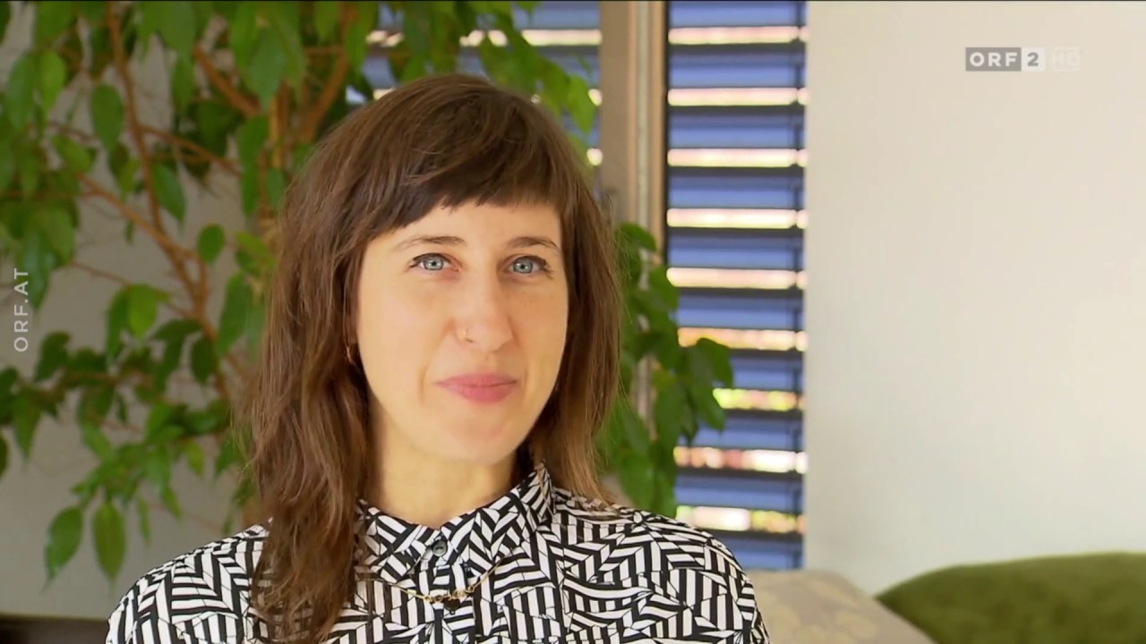 Orly Zailer's exhibition AHNEN. Neue Porträts at BTV Stadtforum FO.KU.S on ORF 2 KulturMontag