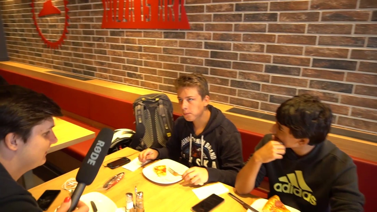 automobile insurance 20170626 Pizza Hut Neueröffnung Bahnhofstraße Gewinnspiel Dieter Tong Susanne Autzen