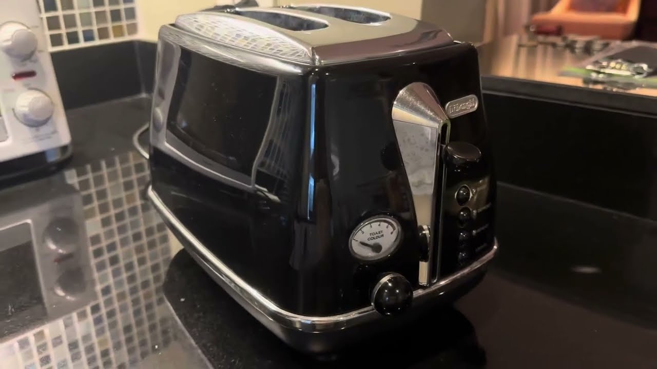 Black+Decker 4-Slice Toaster TR4900SSD Review 