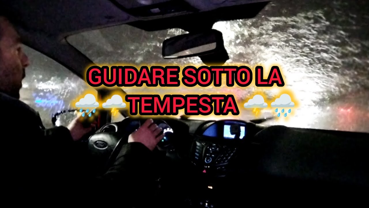 КАК ВОДИТЬ АВТОМОБИЛЬ В УСЛОВИЯХ СИЛЬНОГО ДОЖДЯ ⛈️ - УПРАВЛЕНИЕ АКВАПЛАНДИРОВАНИЕМ 🌊 И ДЕЙСТВИЕ В...